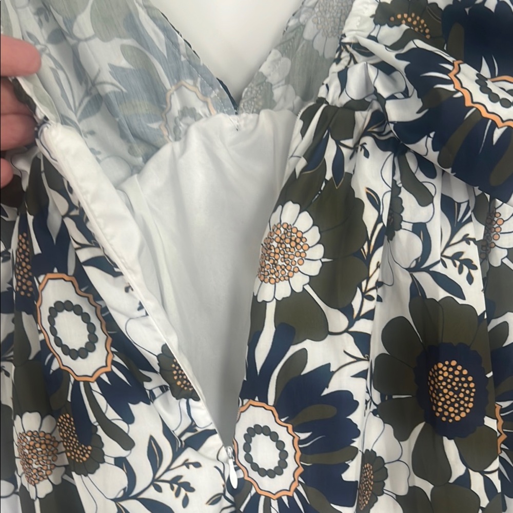 NWT- Ruffled Flutter Sleeve Mini Dress - Picture 5 of 6